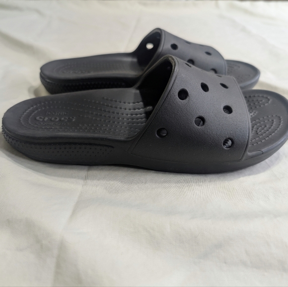Black‎ Crocs Slides Sandals Womens Sz 6 Mens Sz 4 - Picture 1 of 5